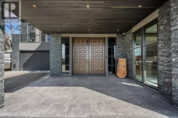 Calgary, AB T2T0Y9,832 Hillcrest Avenue SW