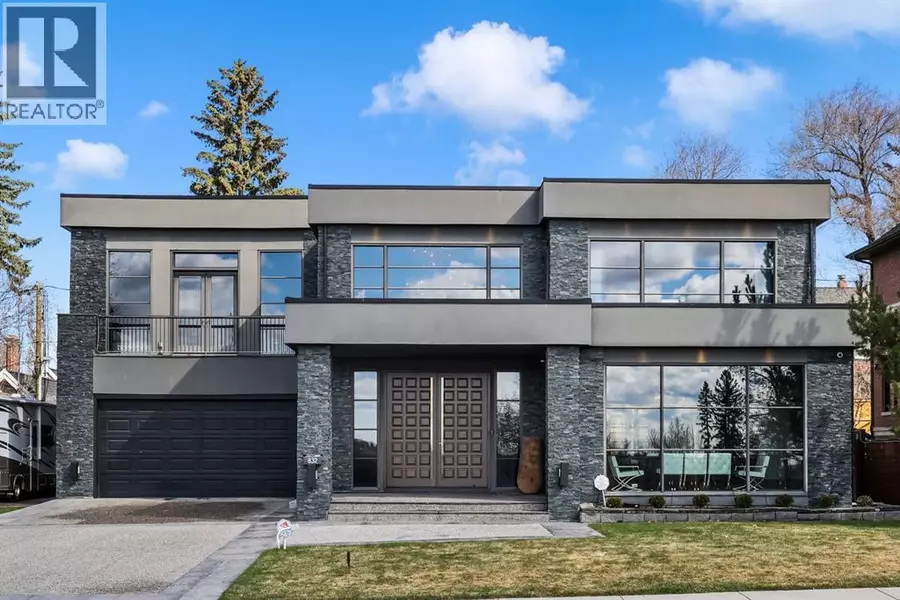 832 Hillcrest Avenue SW, Calgary, AB T2T0Y9