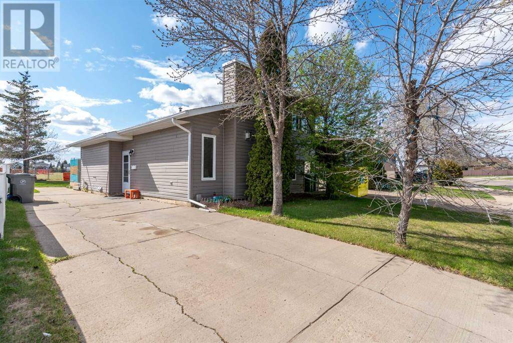 2714 56 Avenue, Lloydminster, AB T9V2C1