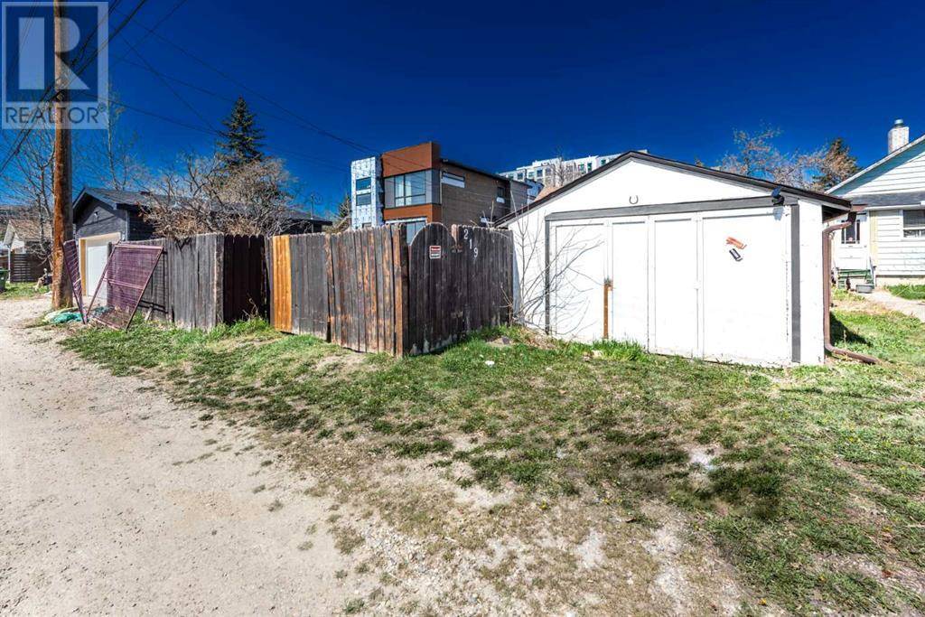 Calgary, AB T2E1H1,219 15 Avenue NE