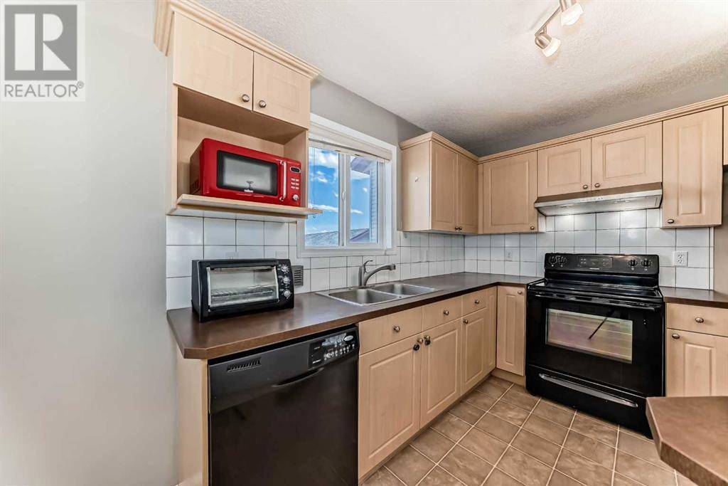 Calgary, AB T2Y5E5,506 Everridge Drive SW