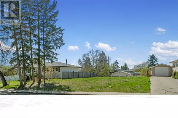 Calgary, AB T2E4V2,907 17A Street NE