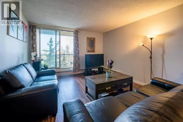 Calgary, AB T3A2E6,710, 4944 Dalton Drive NW