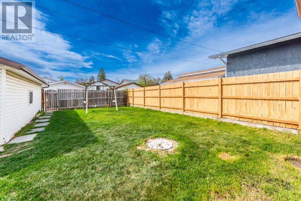 Calgary, AB T1Y2Z9,5207 44 Avenue NE