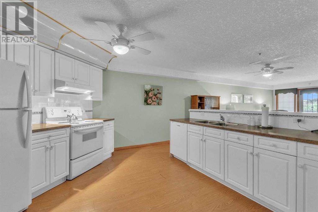 Calgary, AB T3H3R6,133, 6868 Sierra Morena Boulevard SW