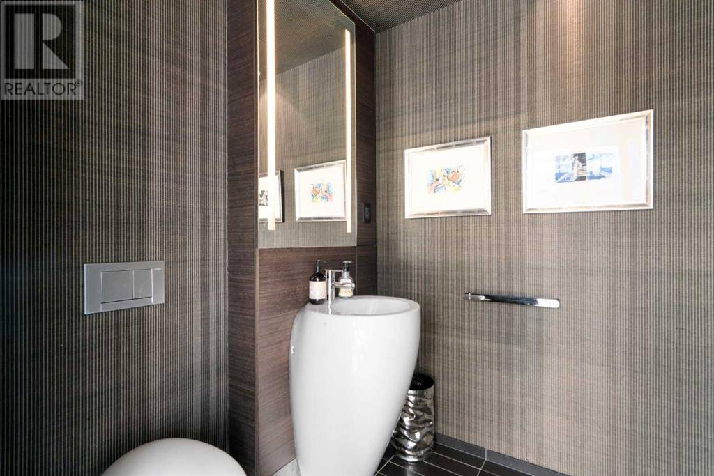 Calgary, AB T2P3H9,2004, 108 9 Avenue SW