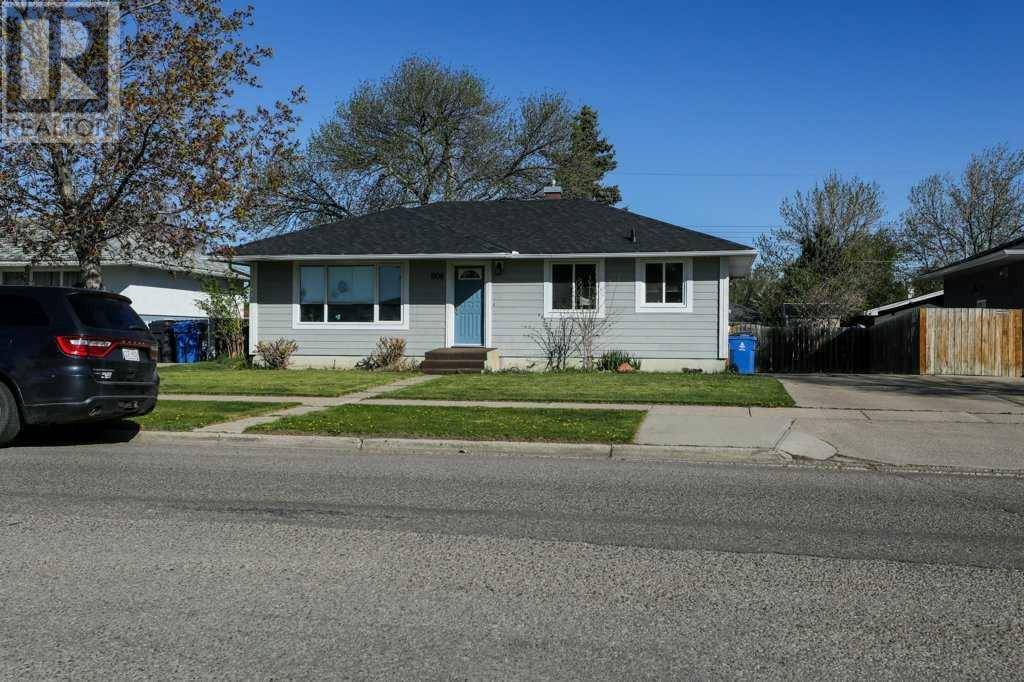 1108 Henderson Lake Boulevard S, Lethbridge, AB T1K3B5