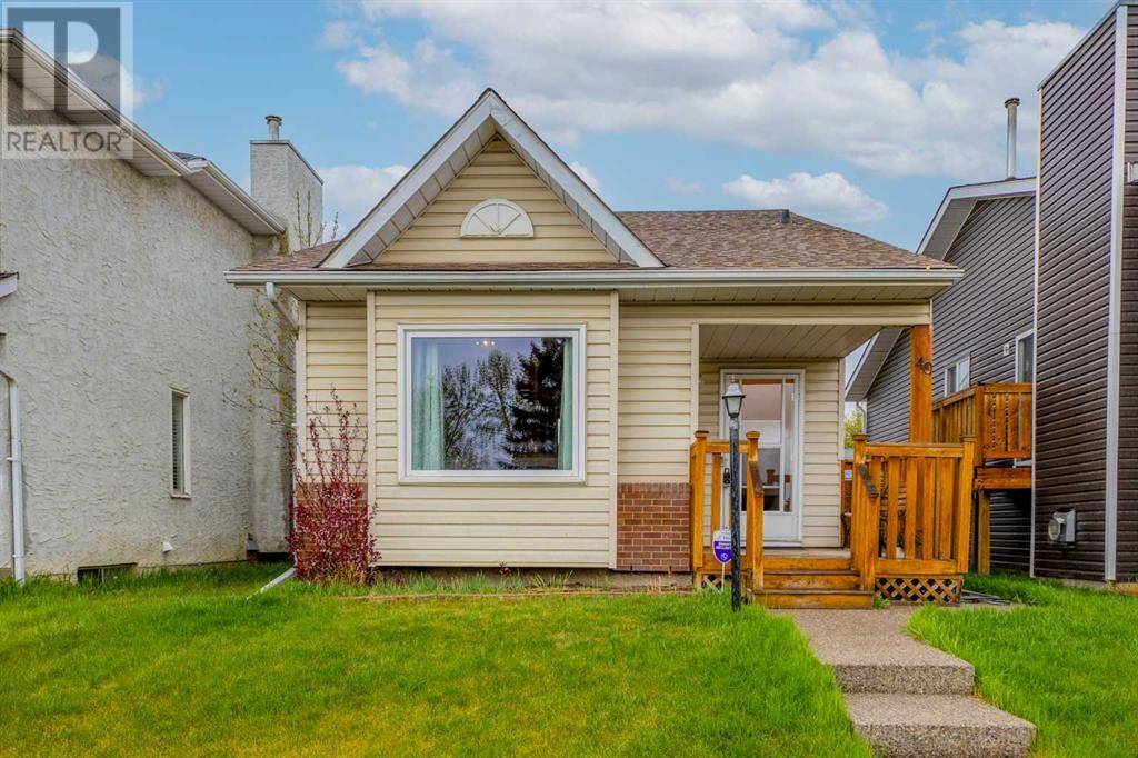 40 Laguna Close NE, Calgary, AB T1Y6V1