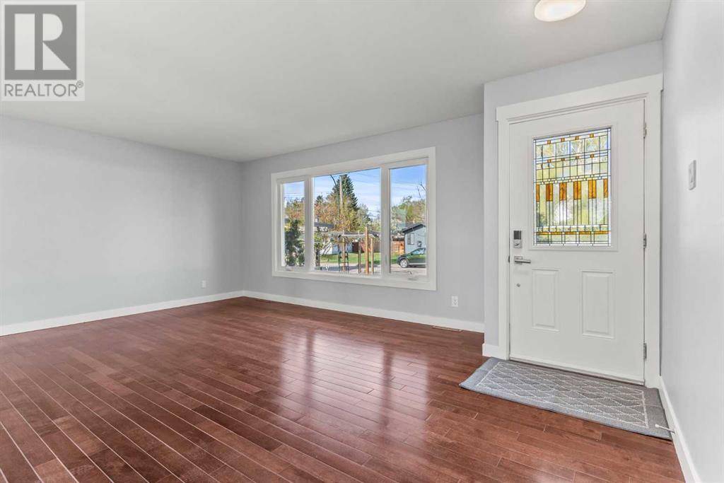 Calgary, AB T2H0X1,7424 Fleetwood Drive SE