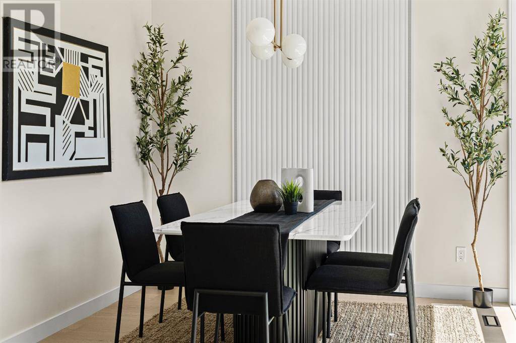 Calgary, AB T2M2B2,726 25 Avenue NW