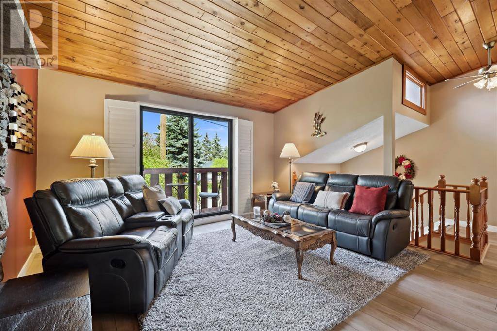 Calgary, AB T2V4S7,2407 98 Avenue SW