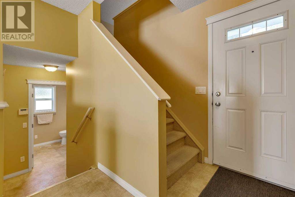 Calgary, AB T3K6K9,211 Covepark Green NE
