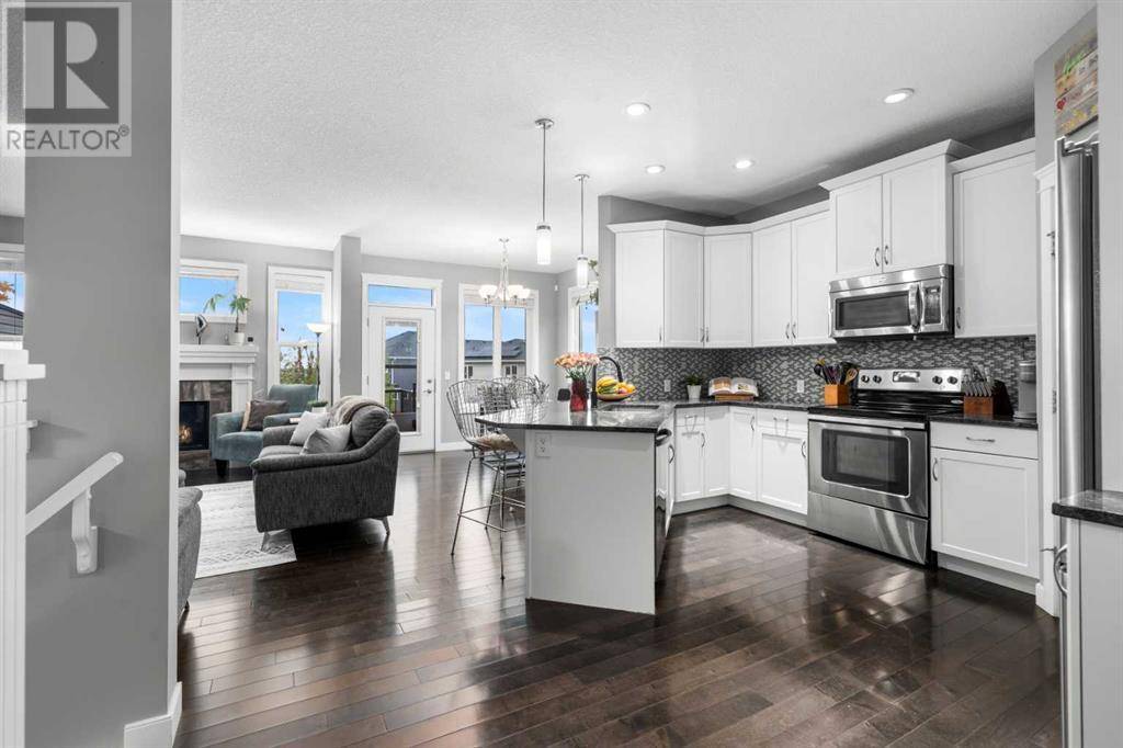 Calgary, AB T3P0P1,37 Evansglen Mews NW