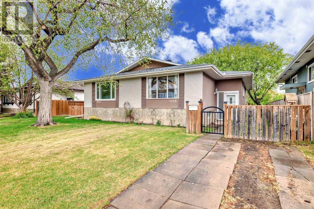 Calgary, AB T2W1K5,1019 Canfield Crescent SW