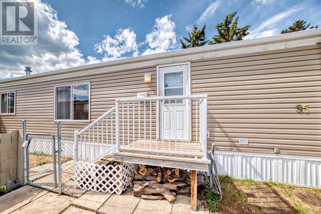 Calgary, AB T3B5M9,95, 3223 83 Street NW
