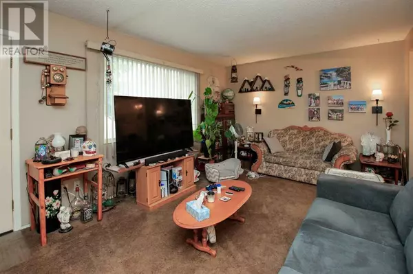 Red Deer, AB T4P1X9,H4, 35 Nash Street