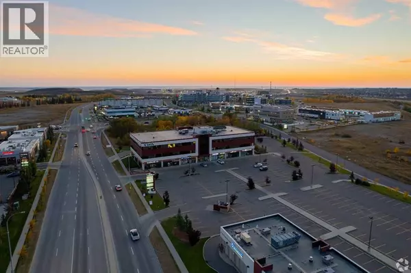 Calgary, AB T3R0N2,15 Royal Vista Place NW