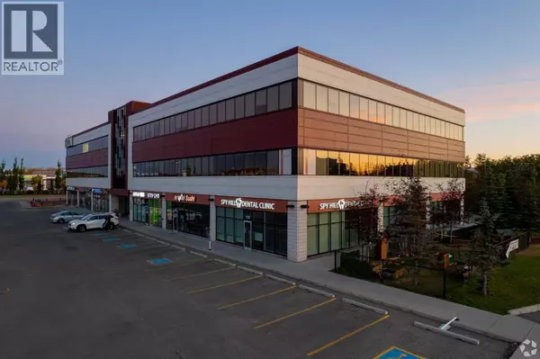 Calgary, AB T3R0N2,15 Royal Vista Place NW