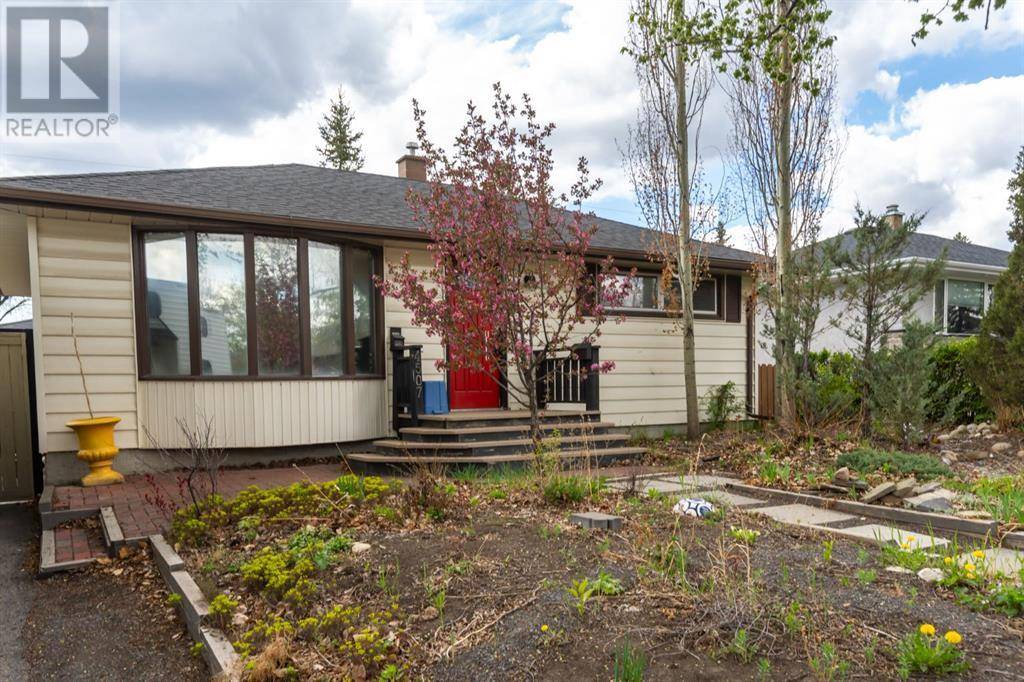 Calgary, AB T3E0P8,4507 26 Avenue SW