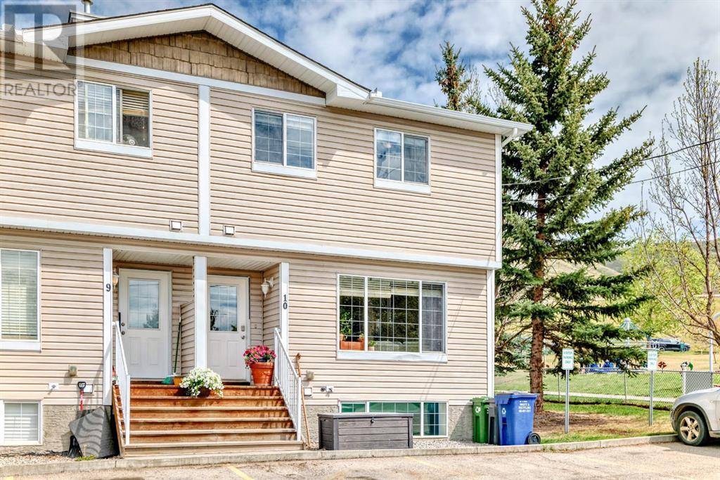 Cochrane, AB T4C2J5,10, 304 Ross Avenue