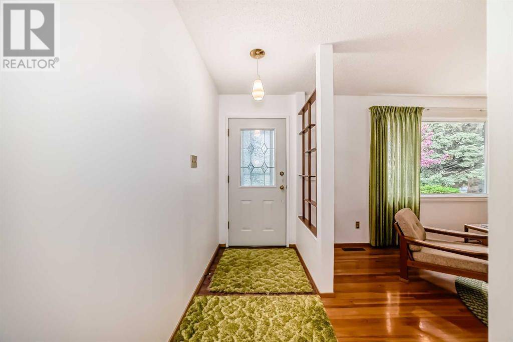Calgary, AB T3A0S8,4915 48 Street NW