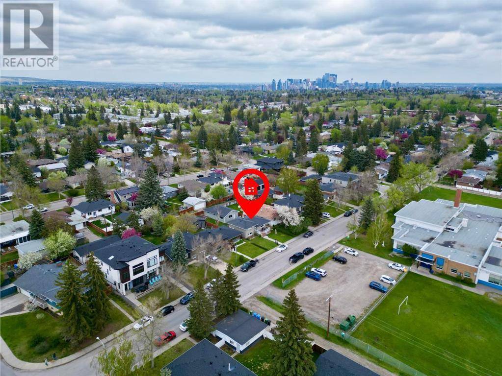 Calgary, AB T3E1C4,3524 36 Avenue SW