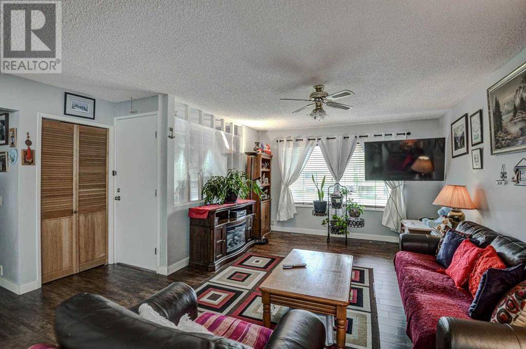 Calgary, AB T2C2E8,11 Ogmoor Crescent SE