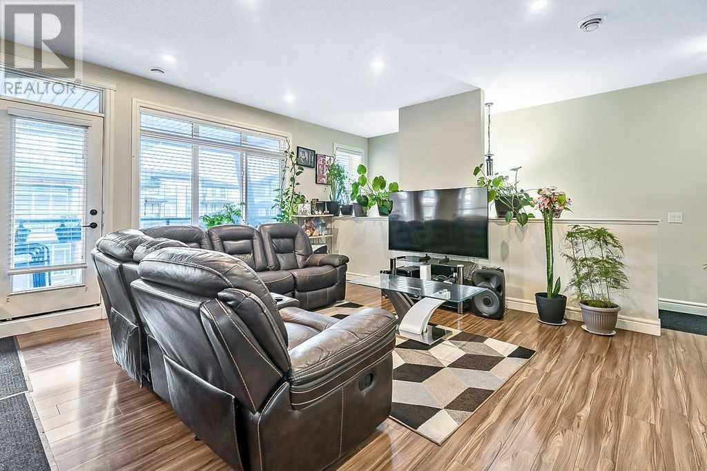 Calgary, AB T3J0Y3,237 Savanna Walk NE