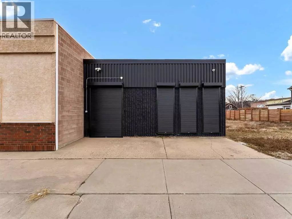 Medicine Hat, AB T1A0E2,745 2 Street SE
