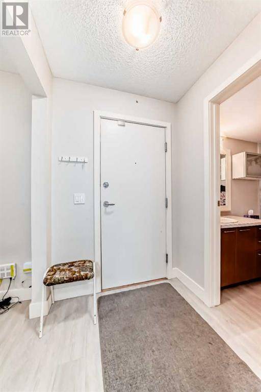 Calgary, AB T2E7N9,241, 35 Richard Court SW