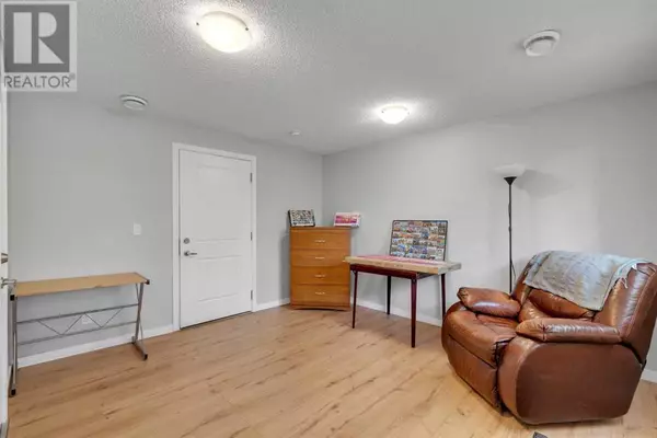 Calgary, AB T3M2G6,205 Marquis Lane SE