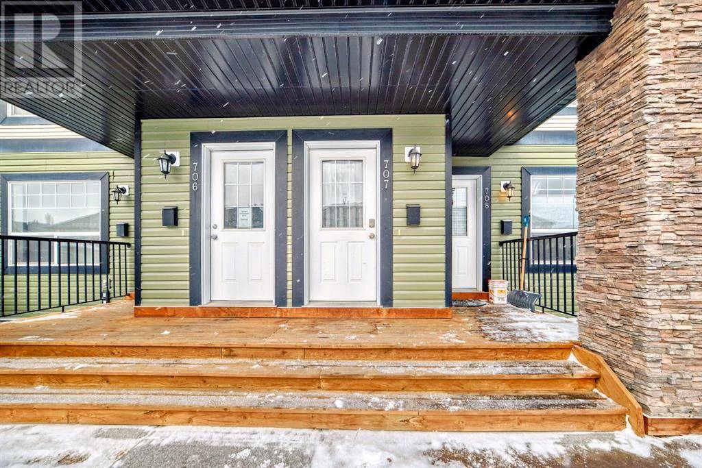 Airdrie, AB T4B3B5,707, 140 Sagewood Boulevard SW
