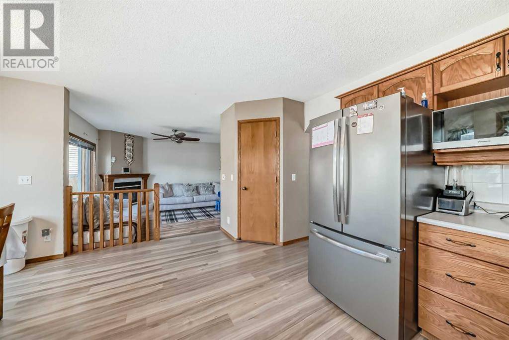 Airdrie, AB T4A2B1,454 Meadowbrook Bay SE