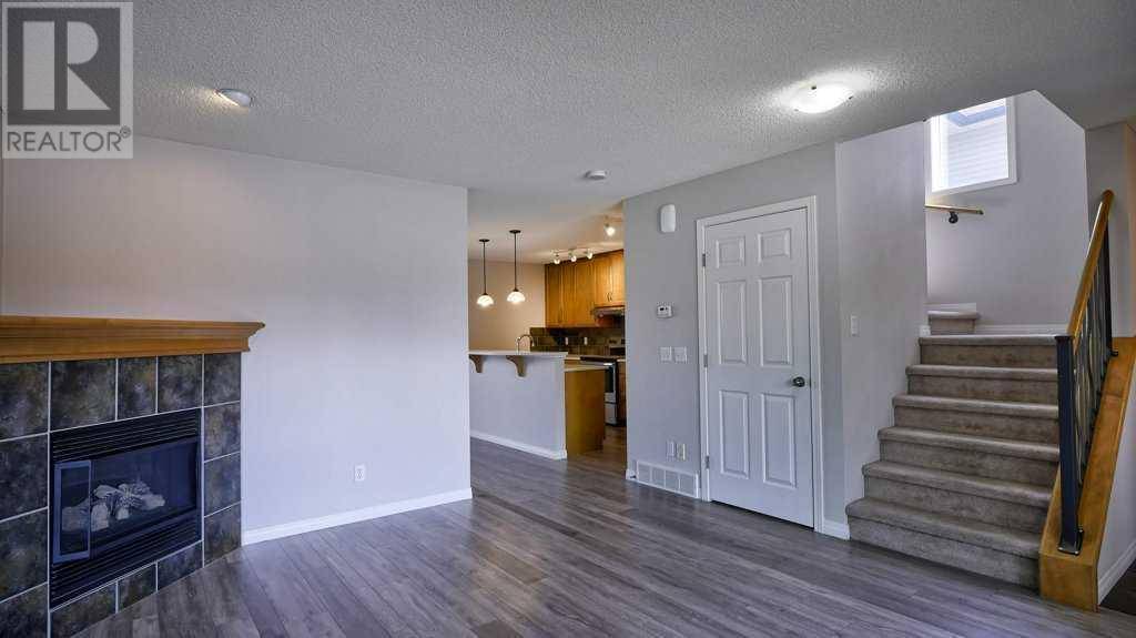 Calgary, AB T2Y4X3,1074 Everridge Drive SW