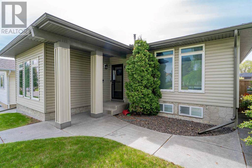 Calgary, AB T1Y1N8,5711 18th Avenue NE