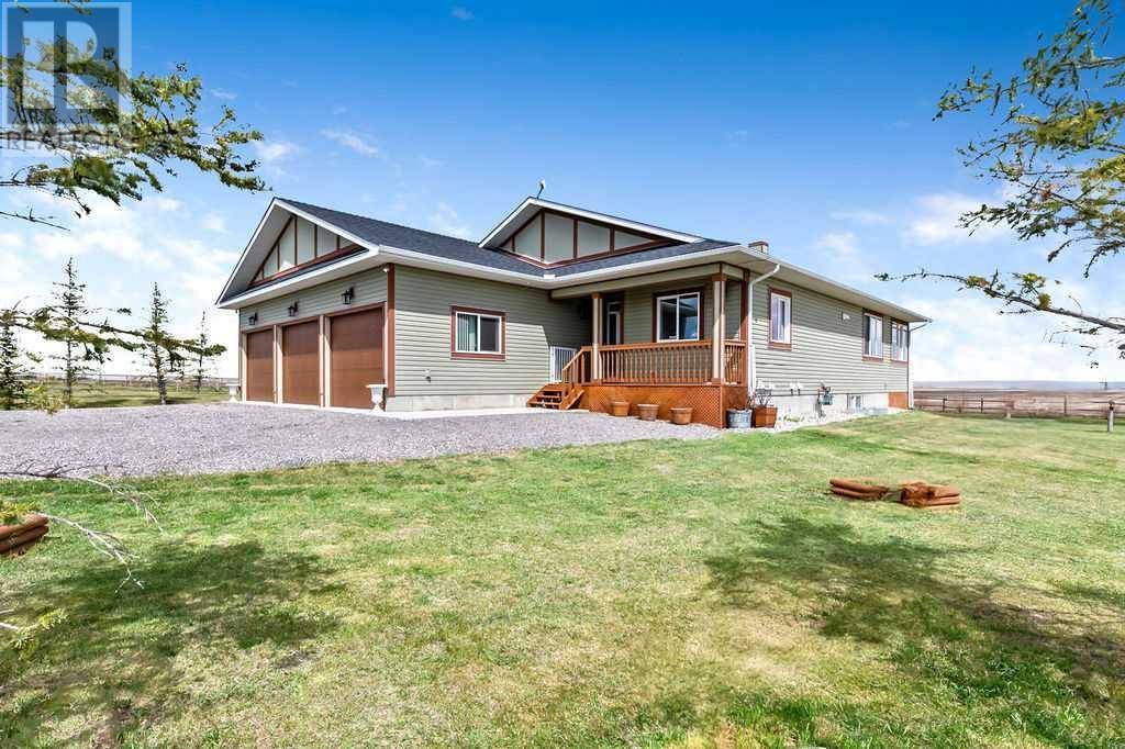 Rural Vulcan County, AB T0L0J0,193003 RR 261