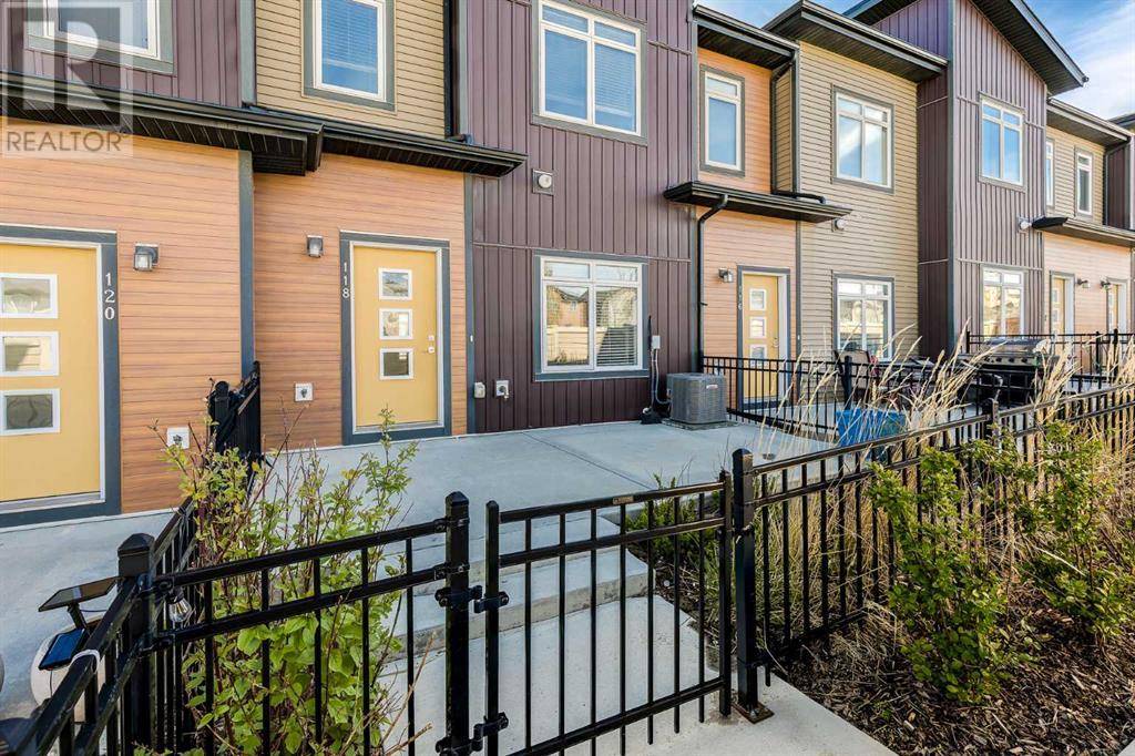 Calgary, AB T3R1T5,118 Sage Bluff Circle NW