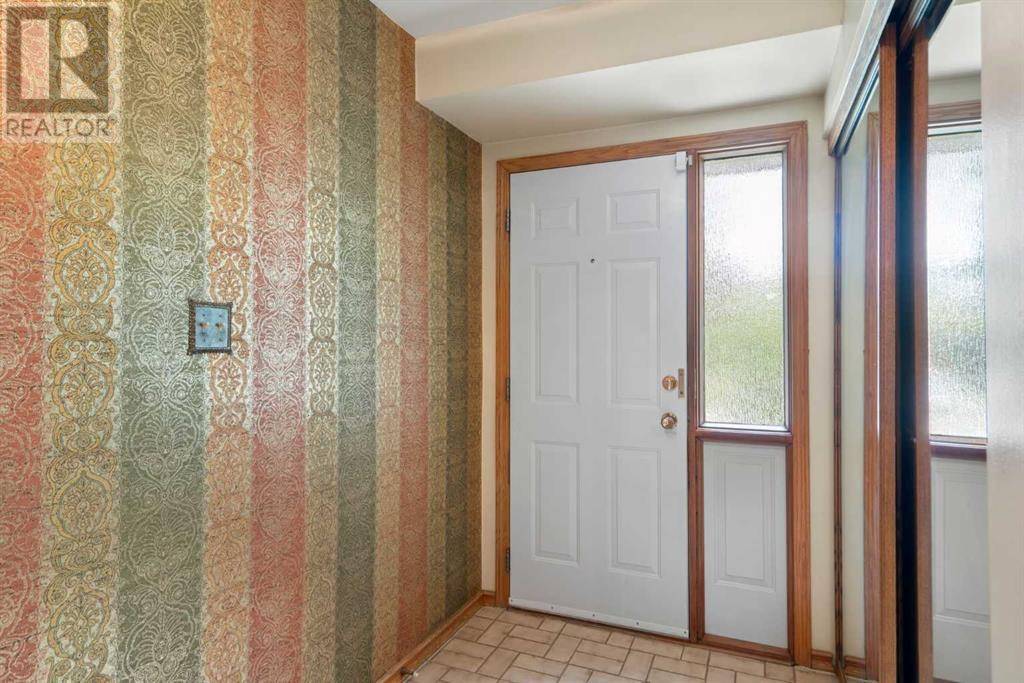 Calgary, AB T3C3E6,370 Wildwood Drive SW