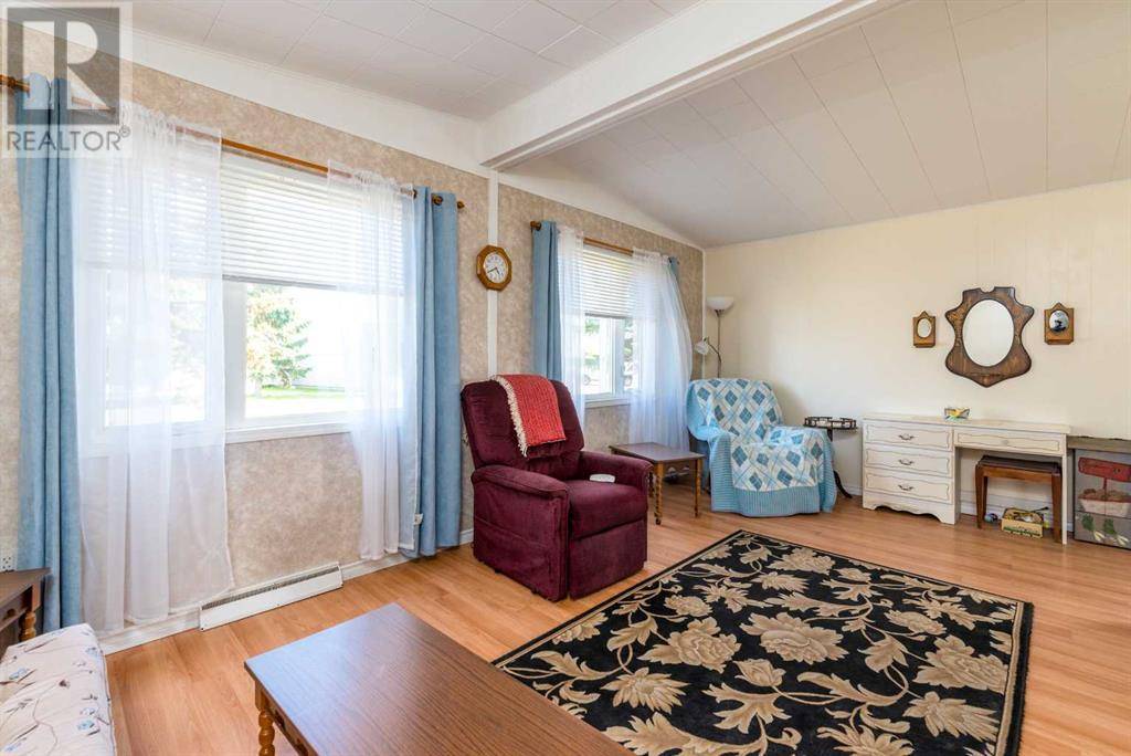 Lloydminster, AB T9V2A3,28, 5308 57 Street