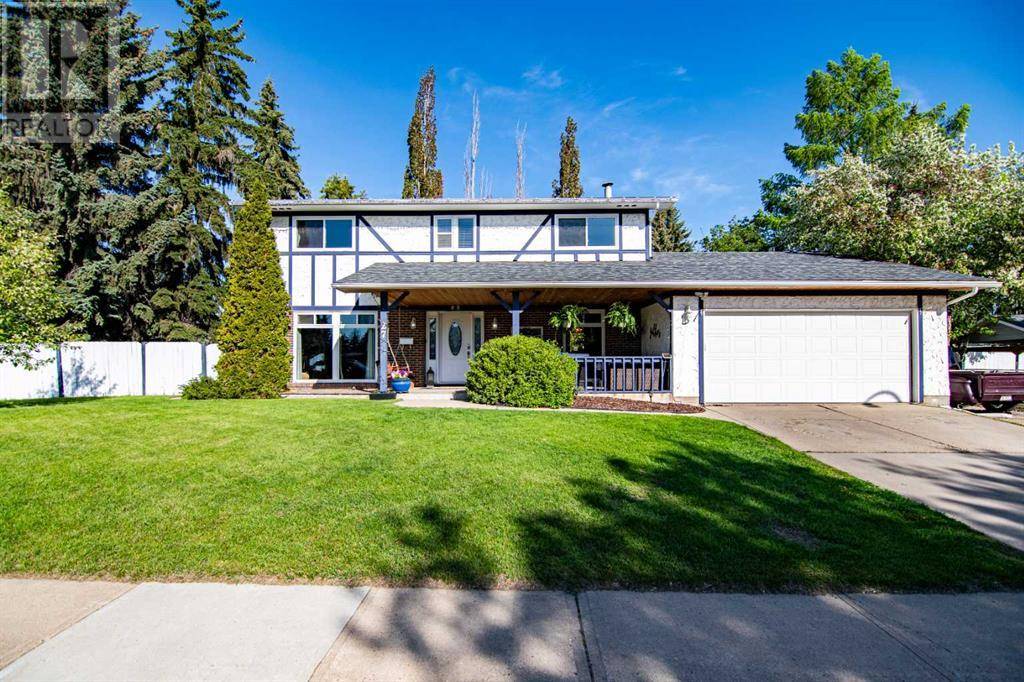 27 Munro Crescent, Red Deer, AB T4N0J2