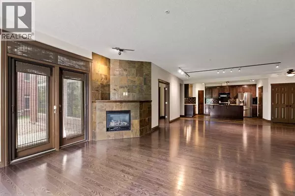 Calgary, AB T3C2Z1,2108, 24 Hemlock Crescent SW