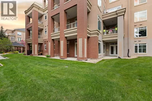 Calgary, AB T3C2Z1,2108, 24 Hemlock Crescent SW