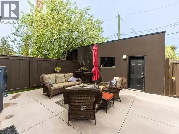 Calgary, AB T2T5J7,2107 23 Avenue SW