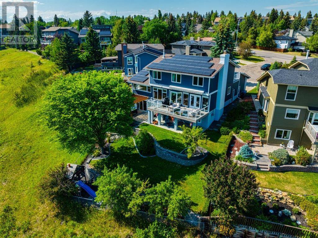 19 Strathcona Bay SW, Calgary, AB T3H1N5