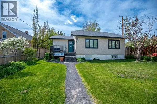 313 Ross Avenue, Cochrane, AB T4C1C9