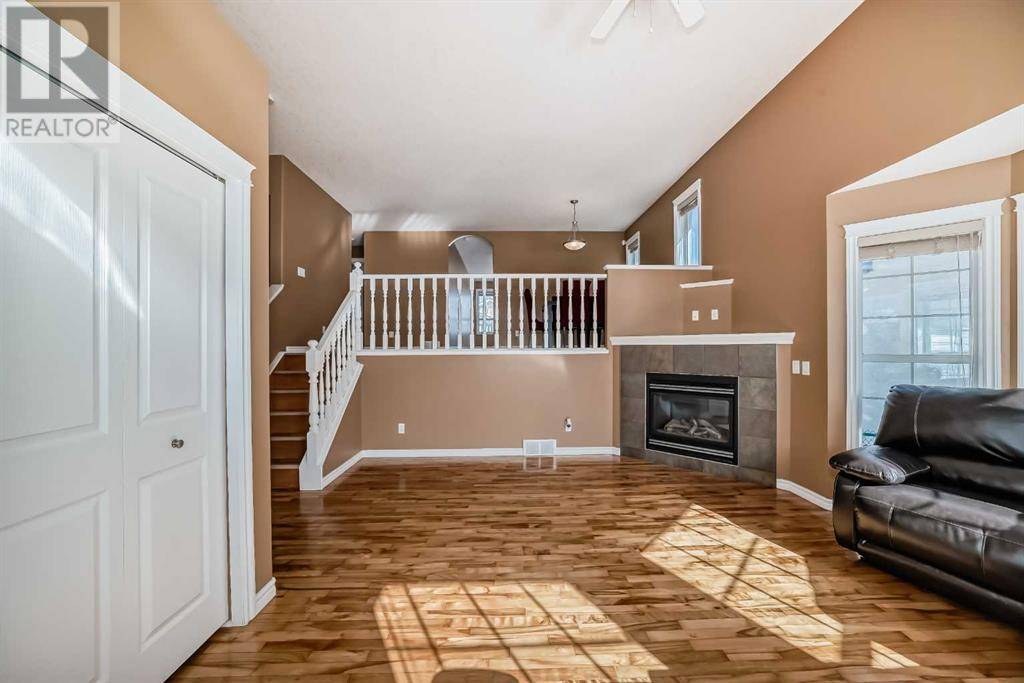 Chestermere, AB T1X1J7,422 Cove Road