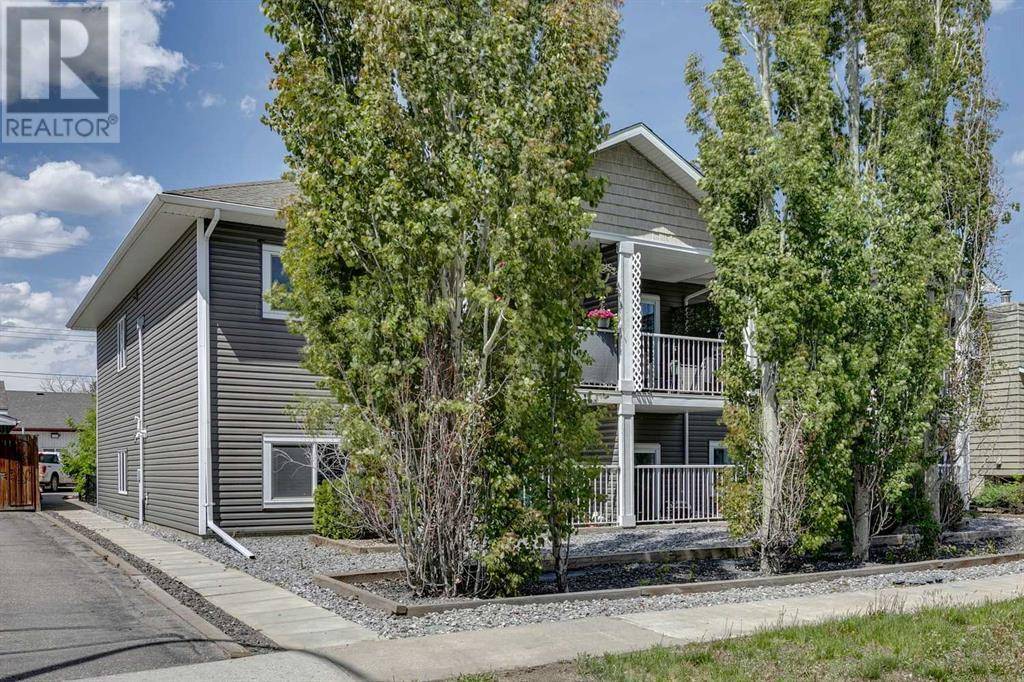 B, 324 4 Avenue, Strathmore, AB T1P1B5