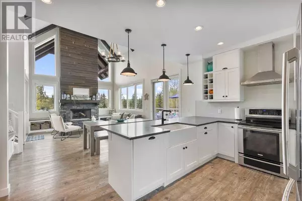 Rural Rocky View County, AB T4C1C3,332 Cottageclub Way