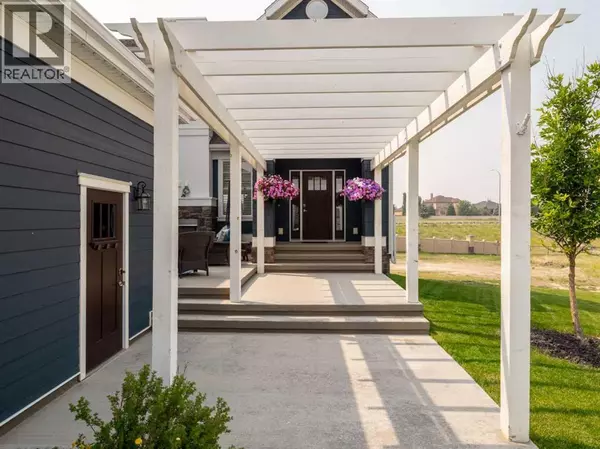 Lethbridge, AB T1K5V7,245 Prairie Rose Place S