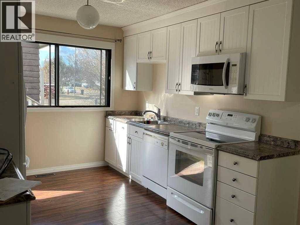 Peace River, AB T8S1P9,10825 91 Street